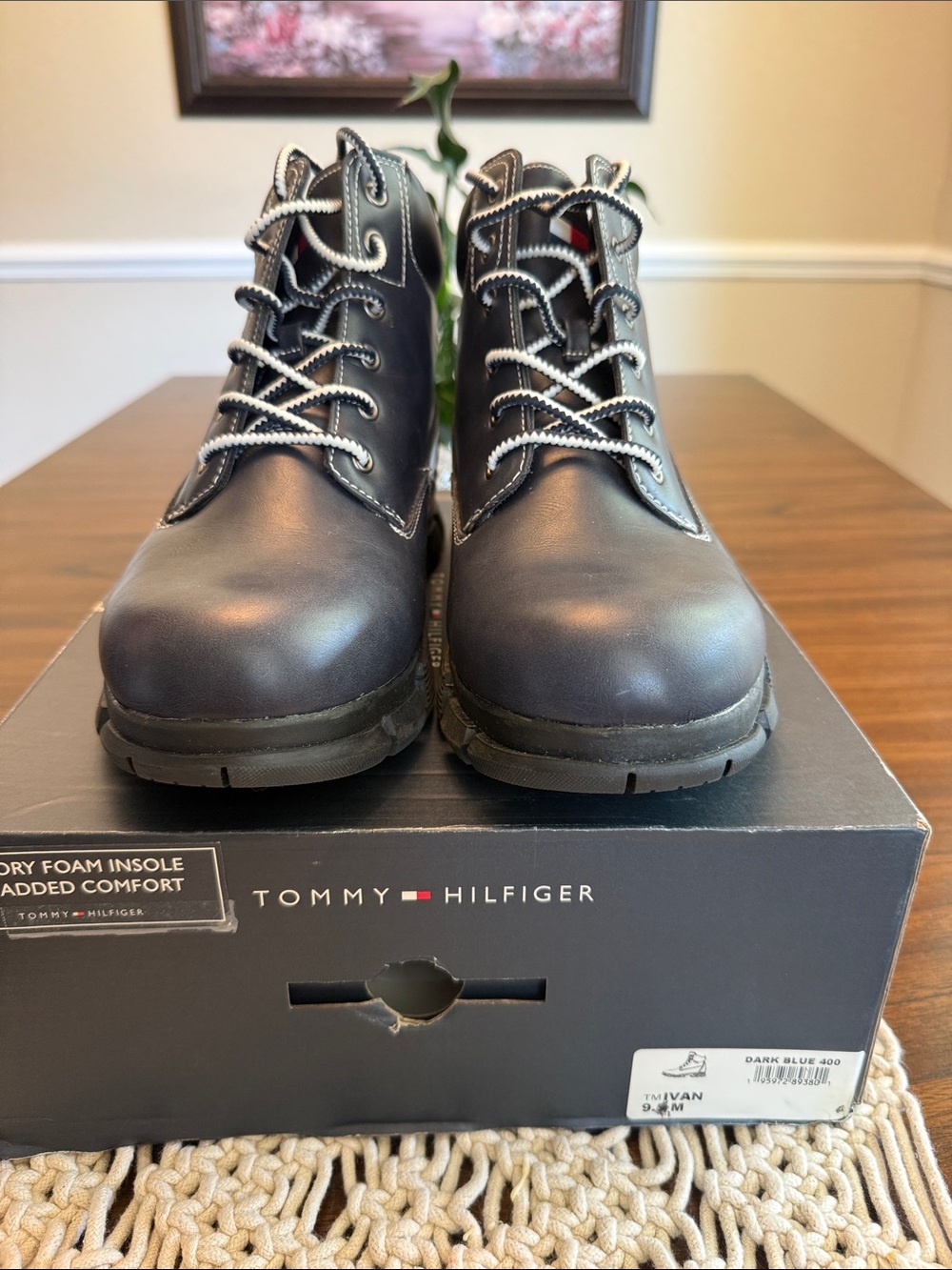 Tommy Hilfiger Navy Leather Lace-Up Men’s Boots with Contrast Laces